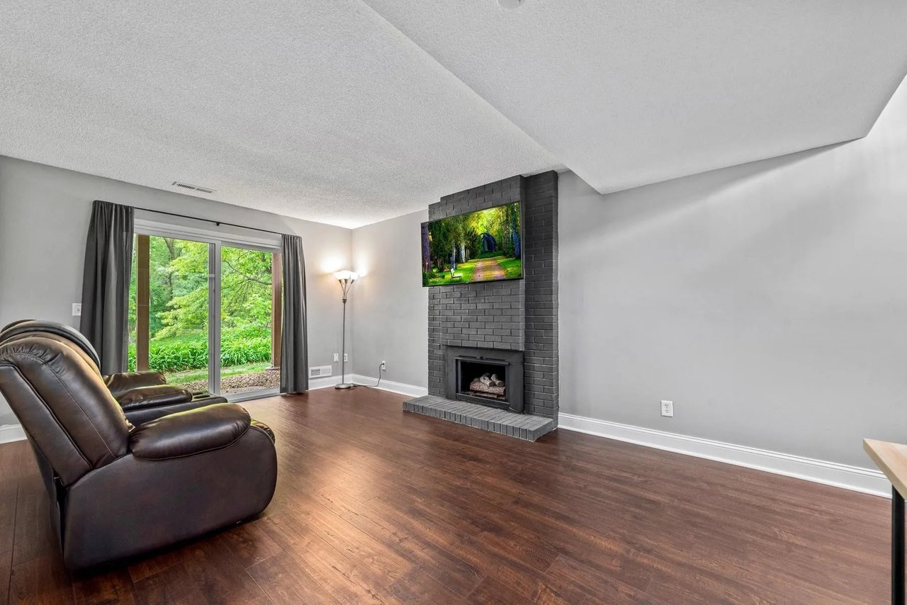 172 River Woods Ln