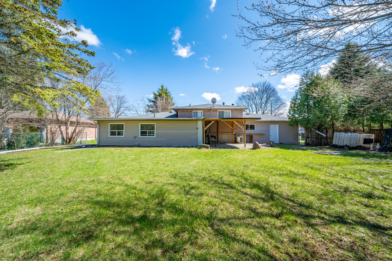 28 Lakeland Crescent