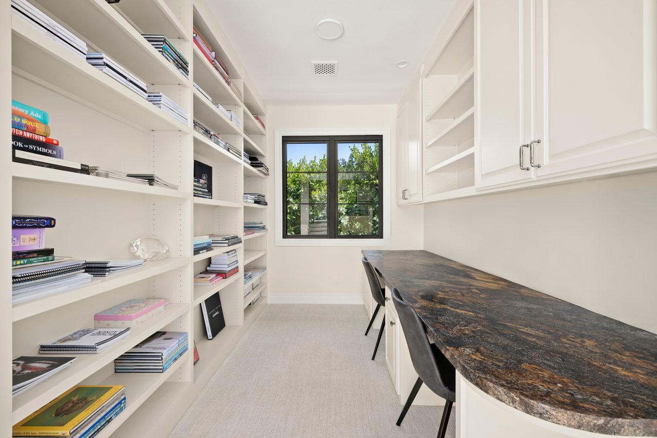 2325 Duxbury Cir