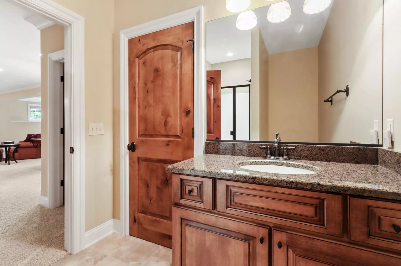 158 Abbey Springs Dr