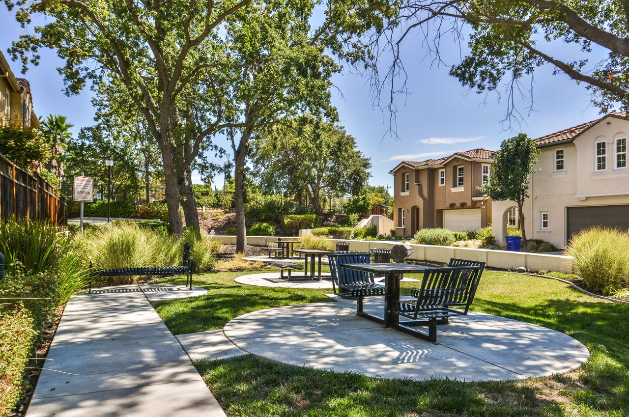 1600 Trailside Cir, Concord