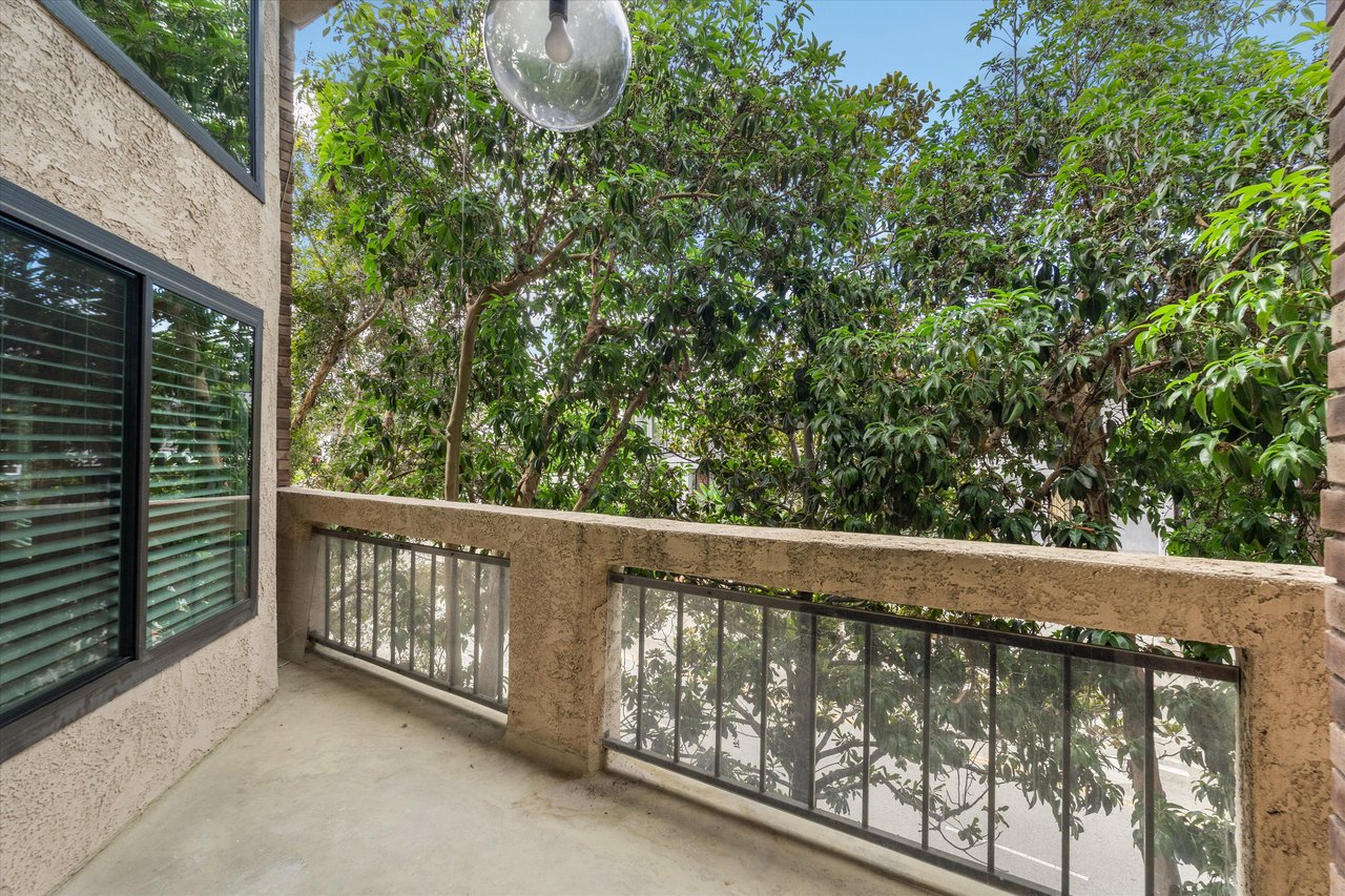 12321 Ocean Park Blvd #14