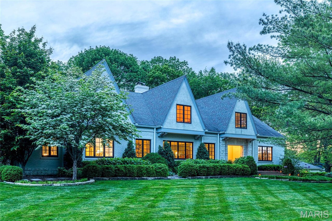 933 Lay Road