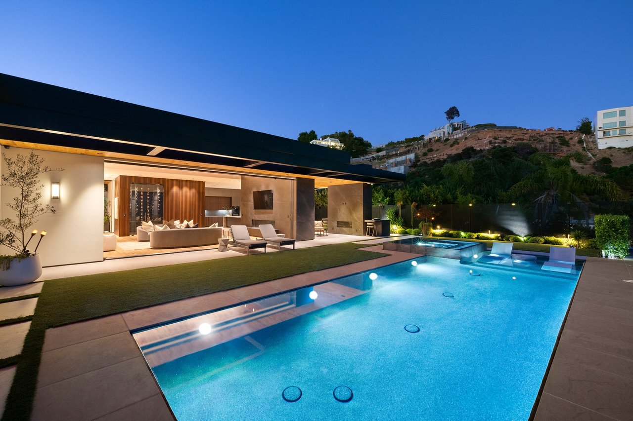 9211 Nightingale Dr, Hollywood Hills