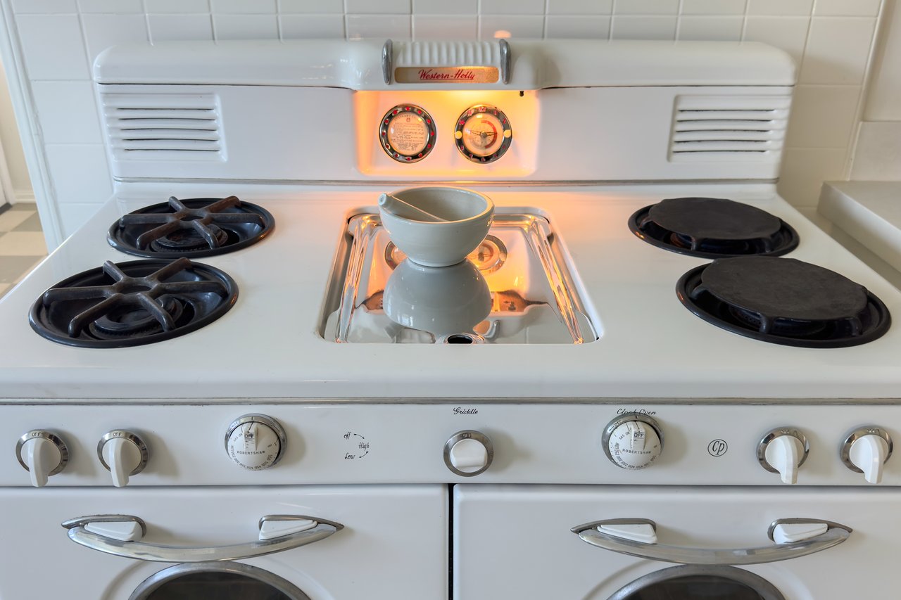 3987 Roxton Ave, Leimart Park