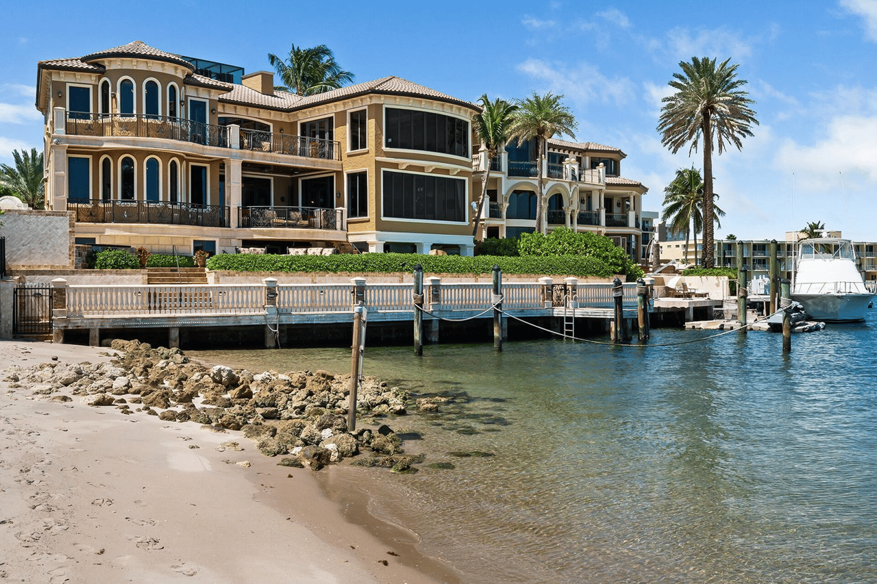 2308 Bay Dr