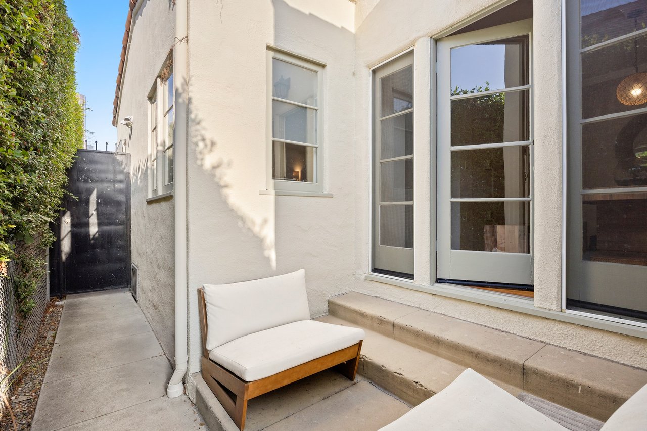 6502-6504 Commodore Sloat Drive