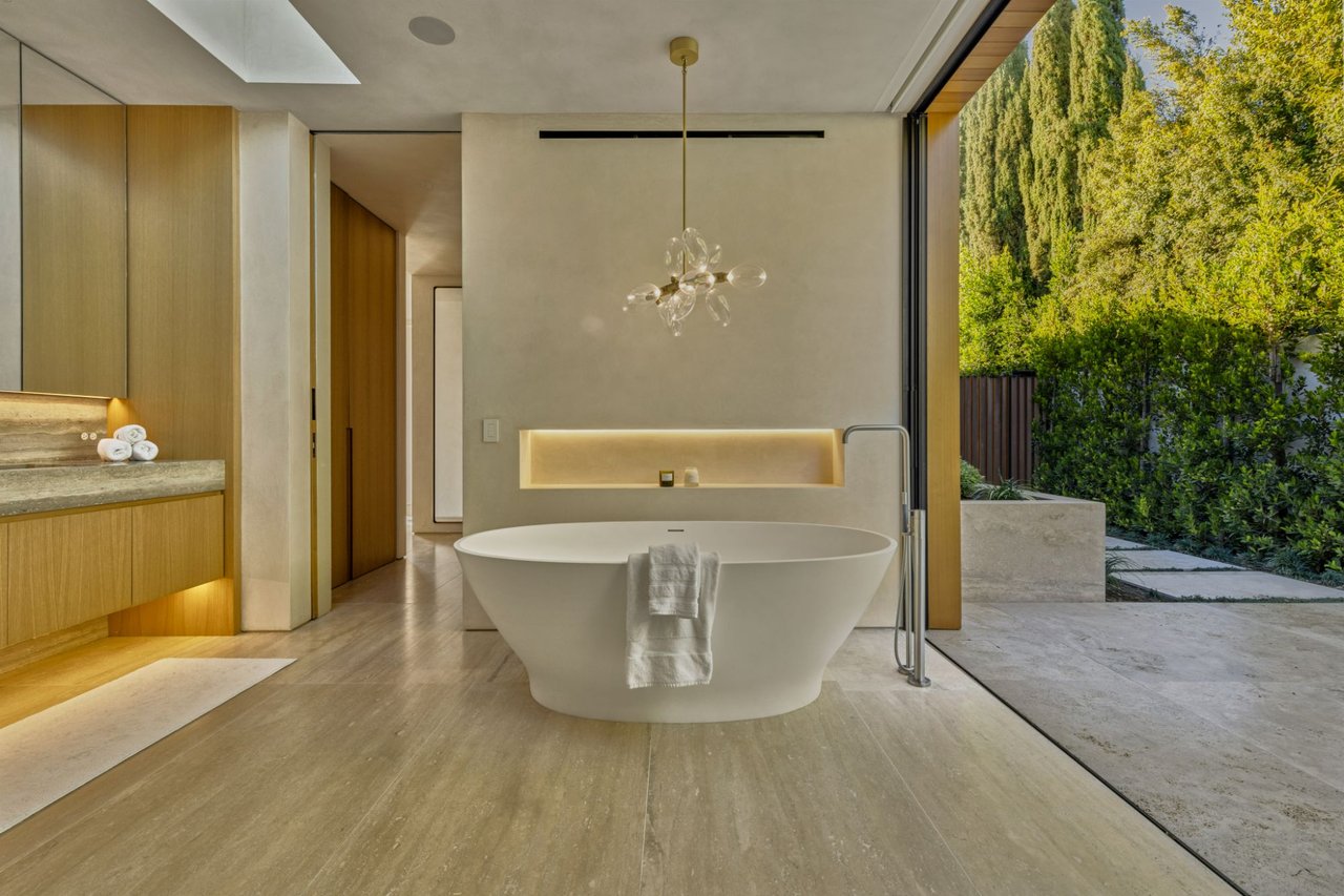 985 Linda Flora Dr, Bel Air