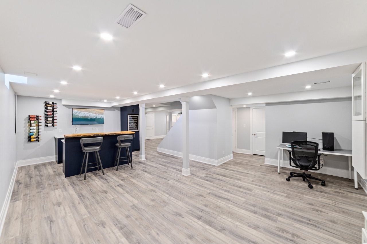 6837 Lisgar Drive