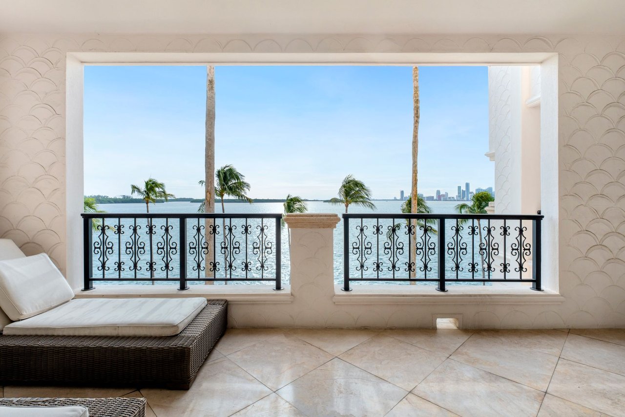 5233 Fisher Island Dr, Unit 5233