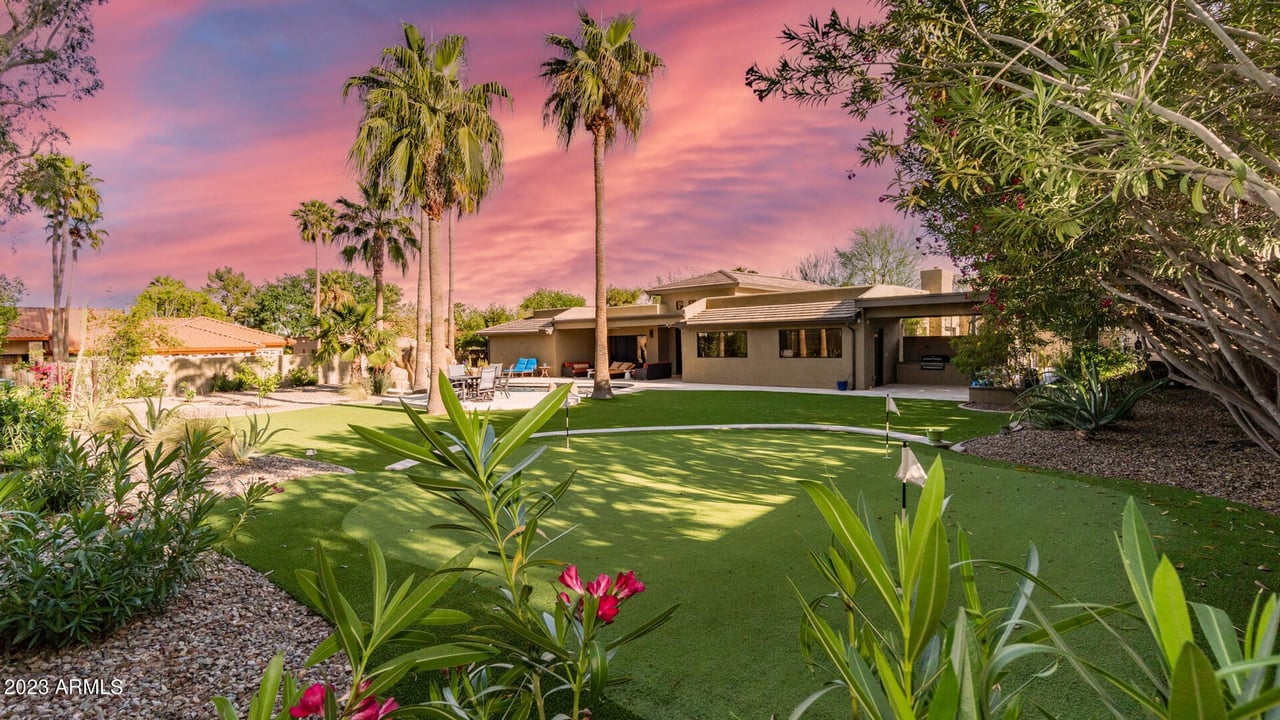 3610 E Hialea Ct