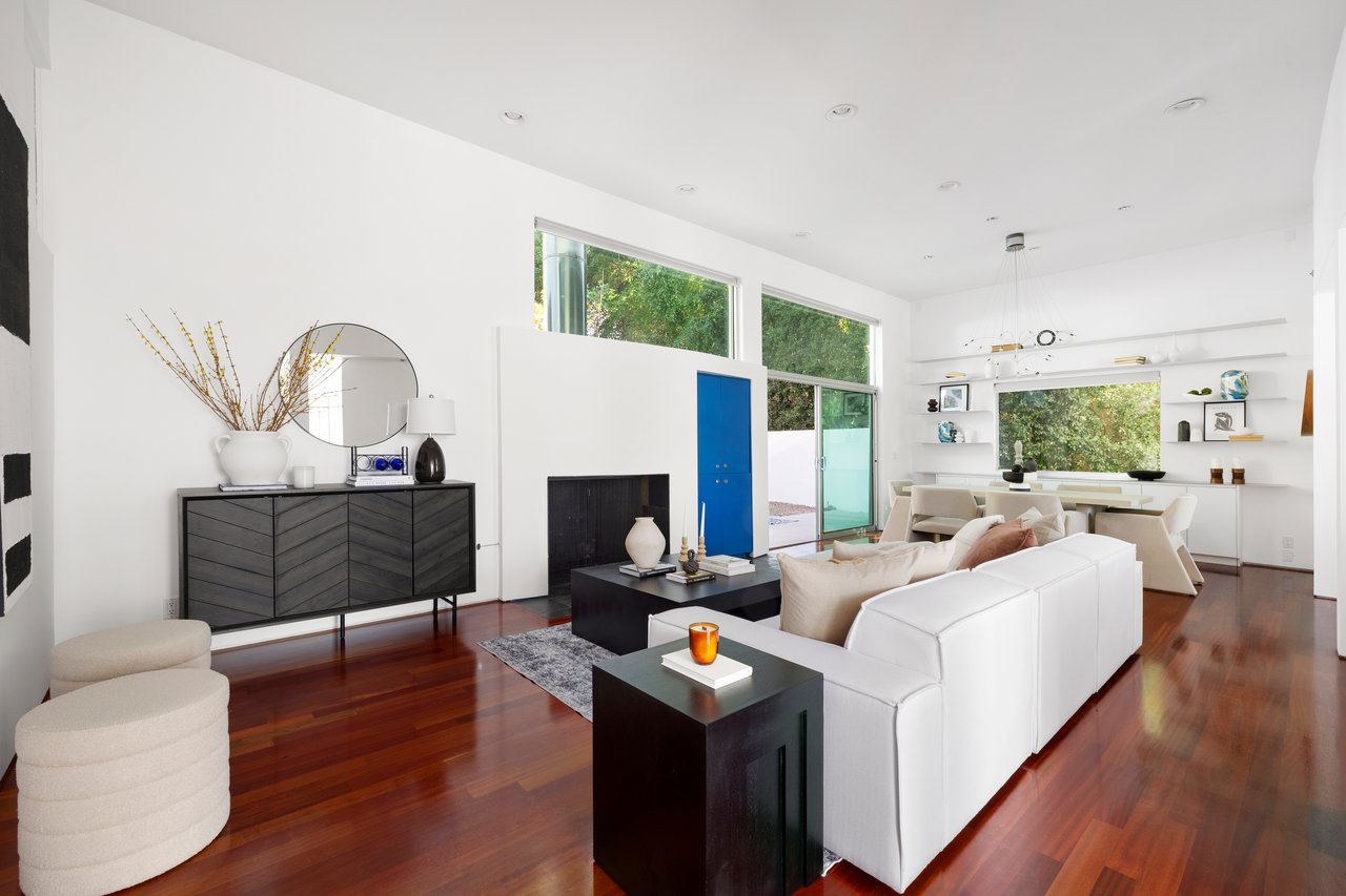 410 N Bundy Dr, Brentwood