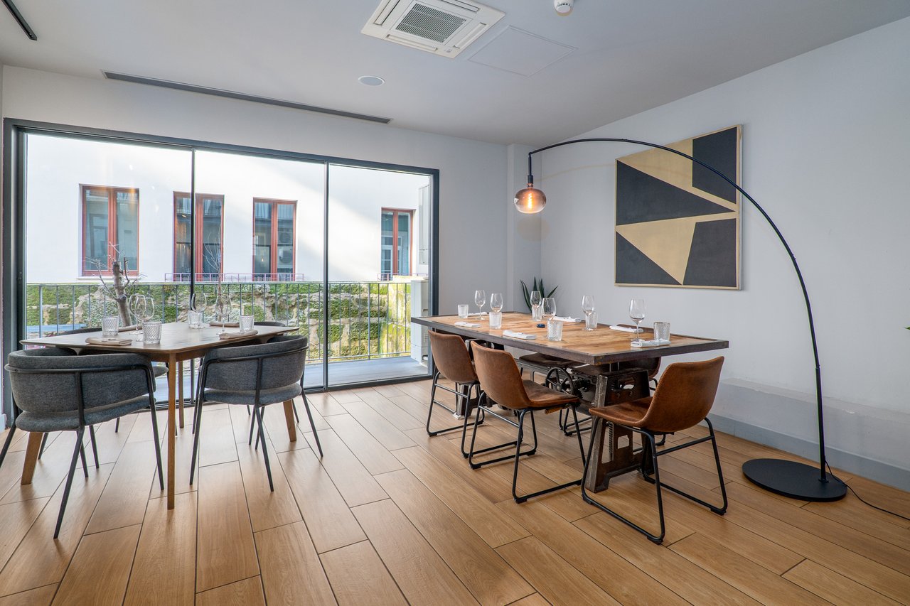 Prime Fine-Dining Restaurant Business Transfer (“Trespasse”) in Central Porto