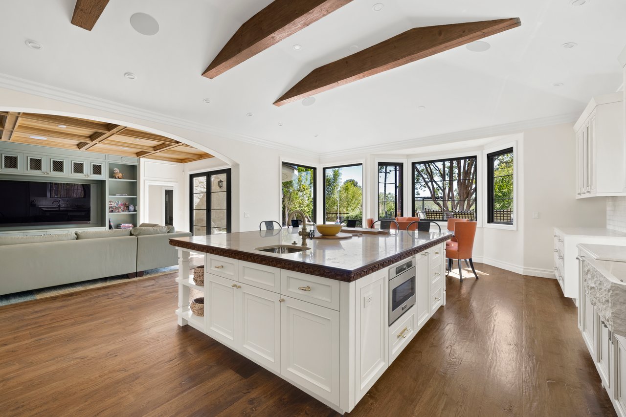 2325 Duxbury Cir