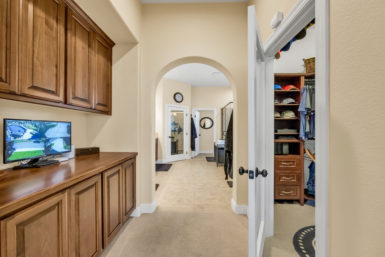 4040 Borderlands Dr