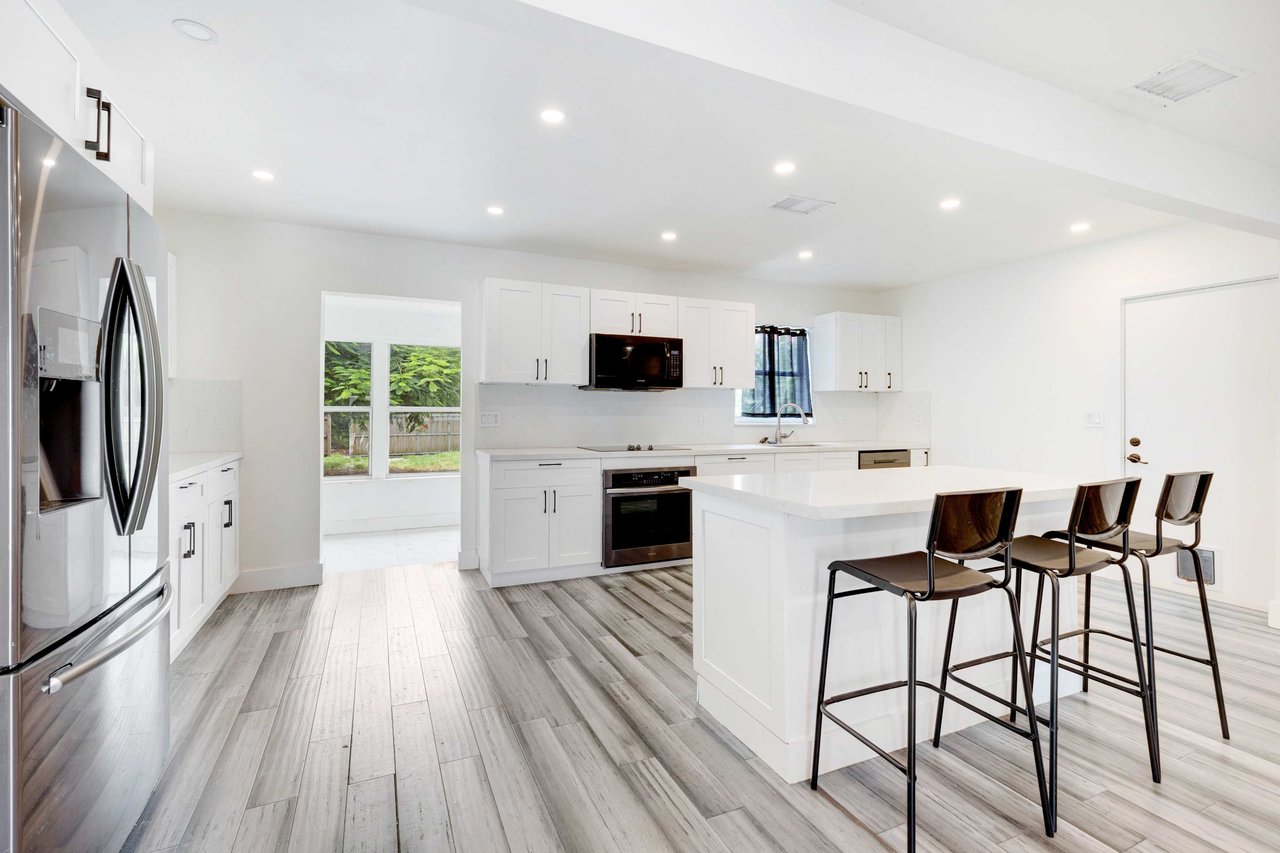 1844 Sheridan St Hollywood FL-33020