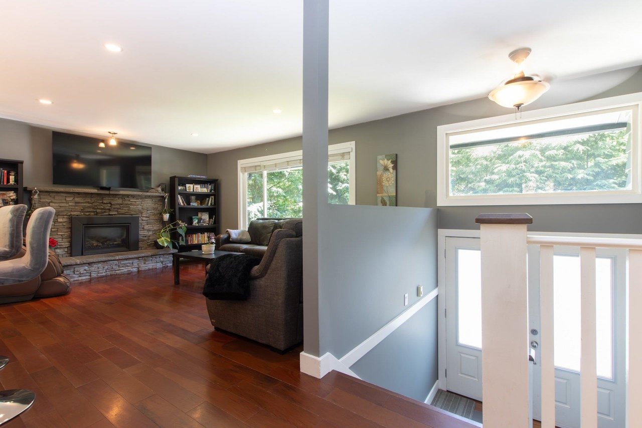 40537 N Highlands Wy