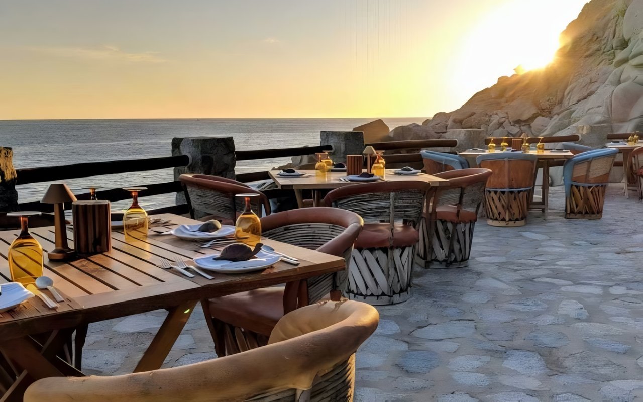The 5 Best Restaurants In Cabo You Gotta Eat At!