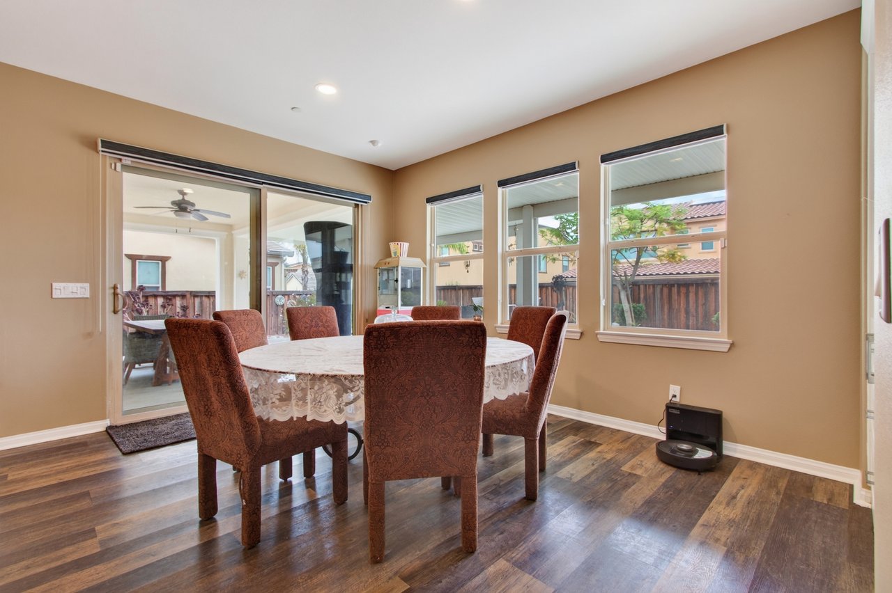 27867 Huron Ct