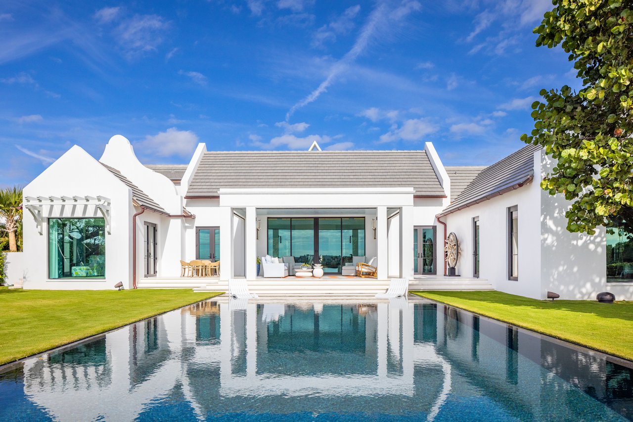 Dutch Colonial Direct Waterfront