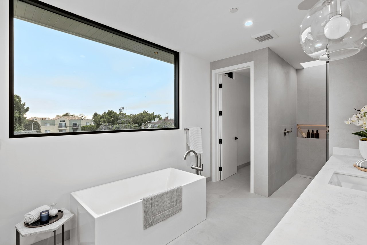 3041 Mountain View