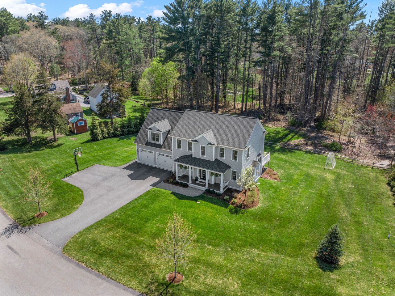 11 Lisa Ln Pembroke, MA 02359