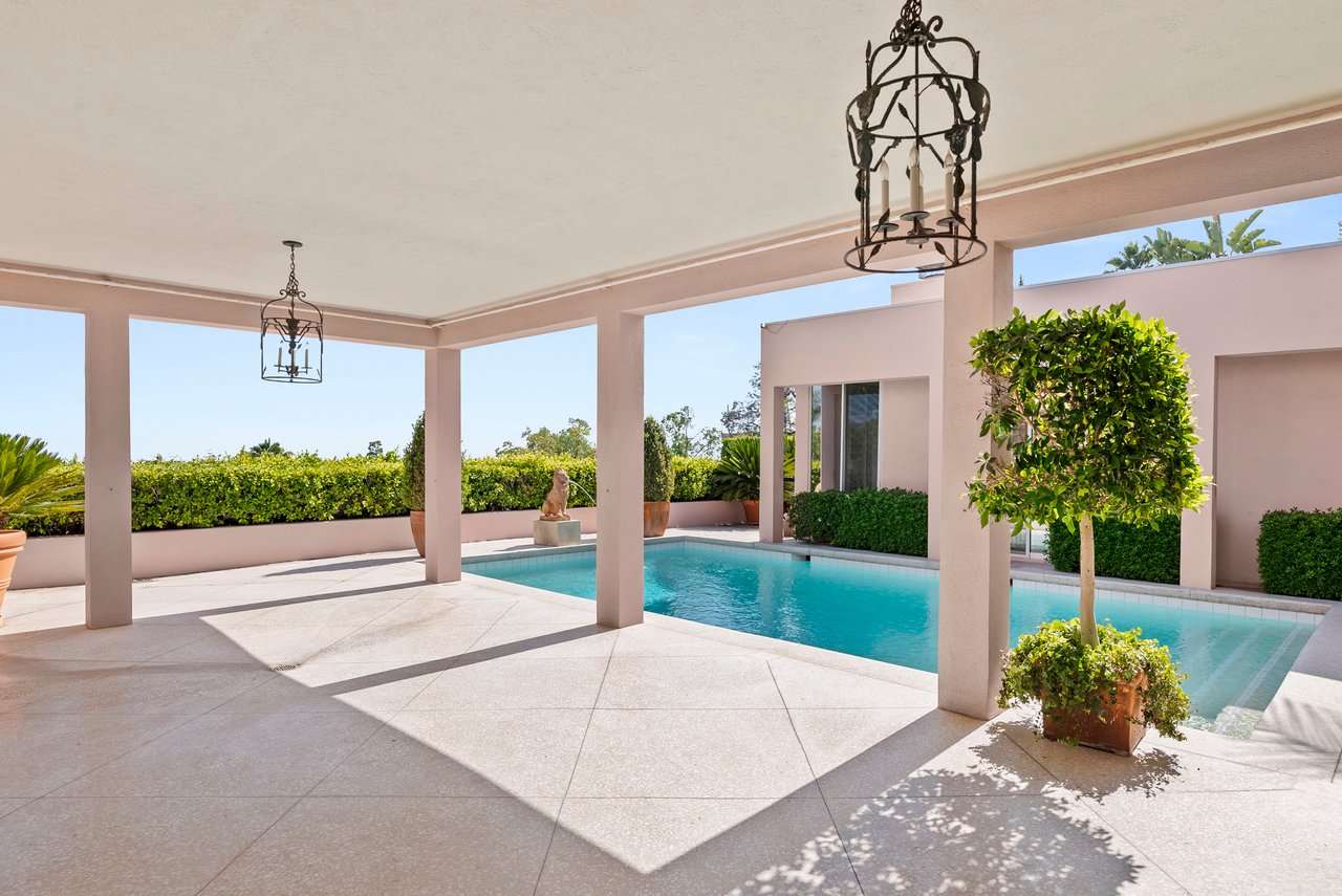 9032 Thrasher Ave, sunset strip