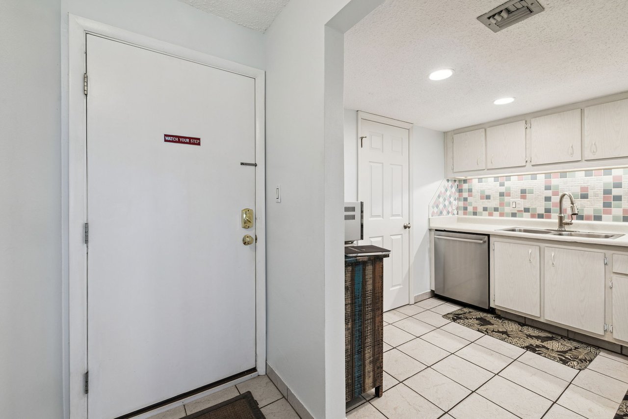 Pinnacle Port Condominium