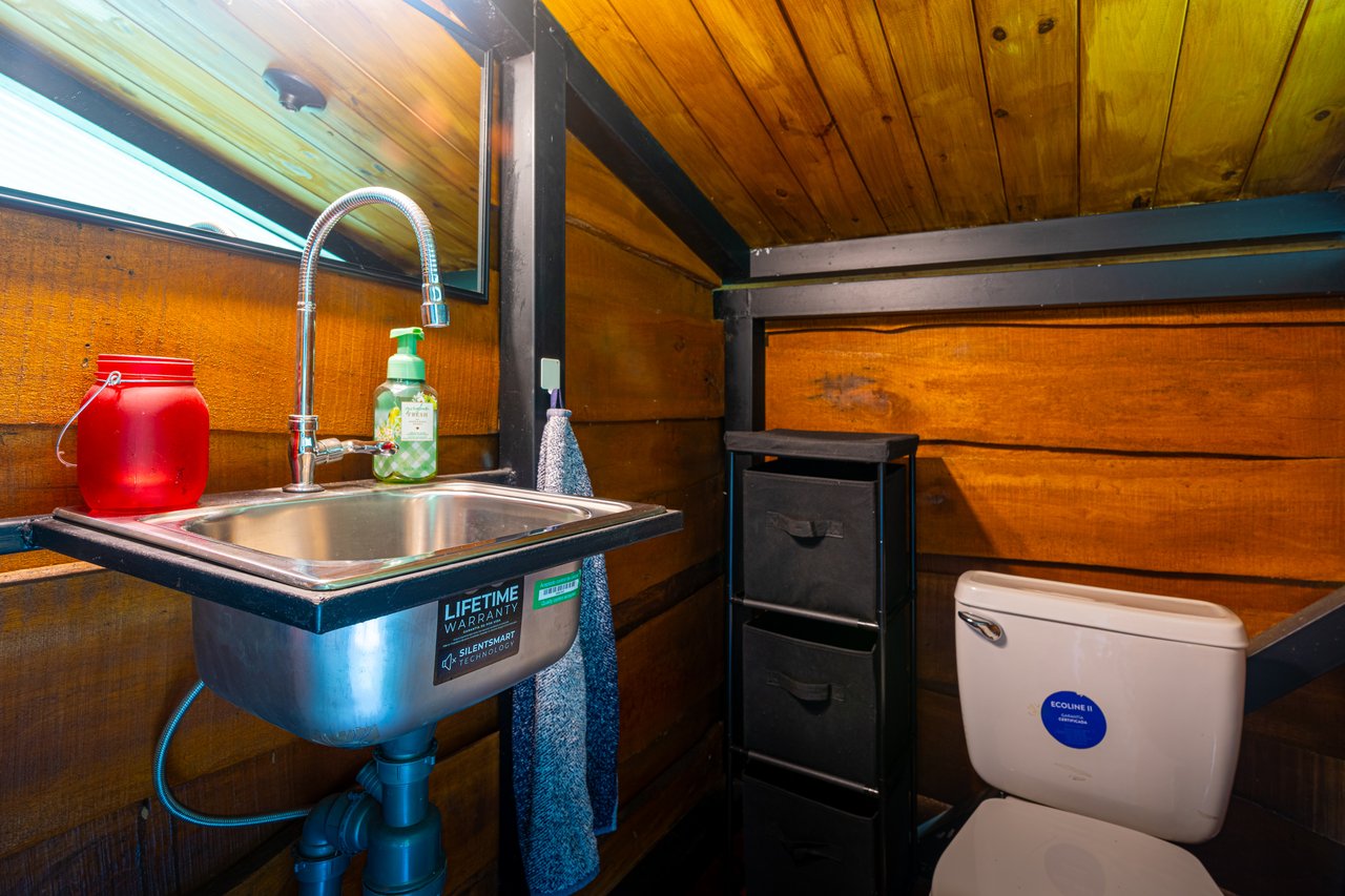 Off Grid Cabin - San Vito with Amazing Mountain Views