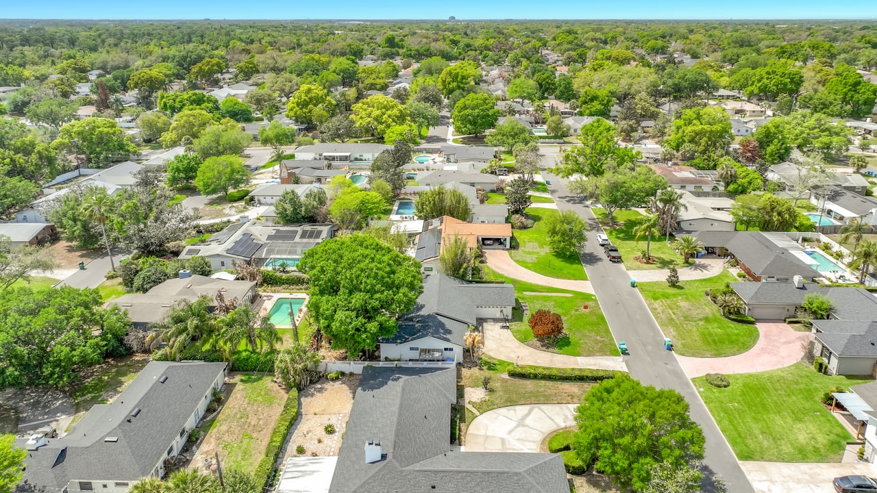 Mid-Century Modern 4-Bedroom in Dommerich Hills, Maitland