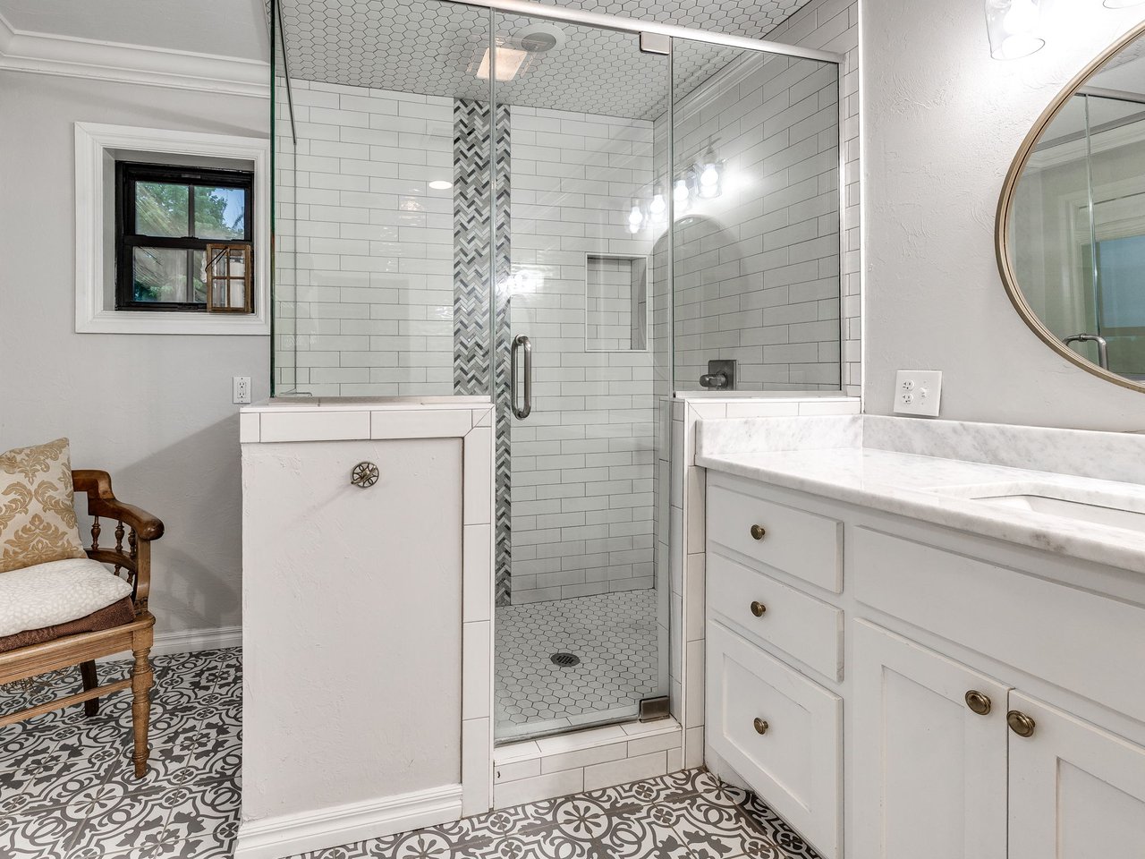 LISTING OF THE WEEK • OKLAHOMA LUXURY  Five Acres. Four Bedrooms. Zero Compromises - 13500 Three Oaks Dr Jones, Oklahoma - Wyatt Poindexter - The Agency Oklahoma 