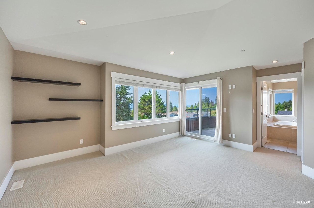 1141 Lawson Ave