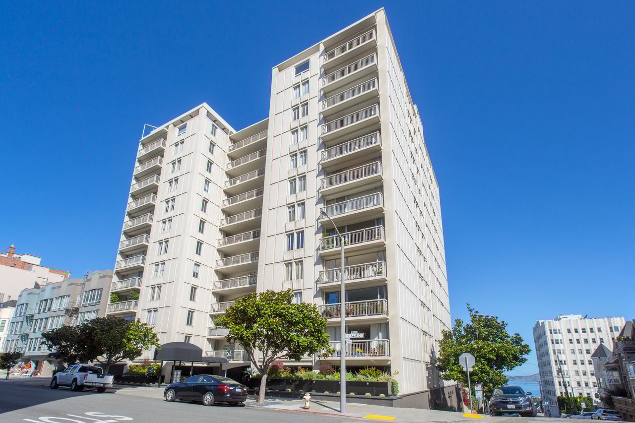 Contemporary Pacific Heights 1 Bedroom + Den