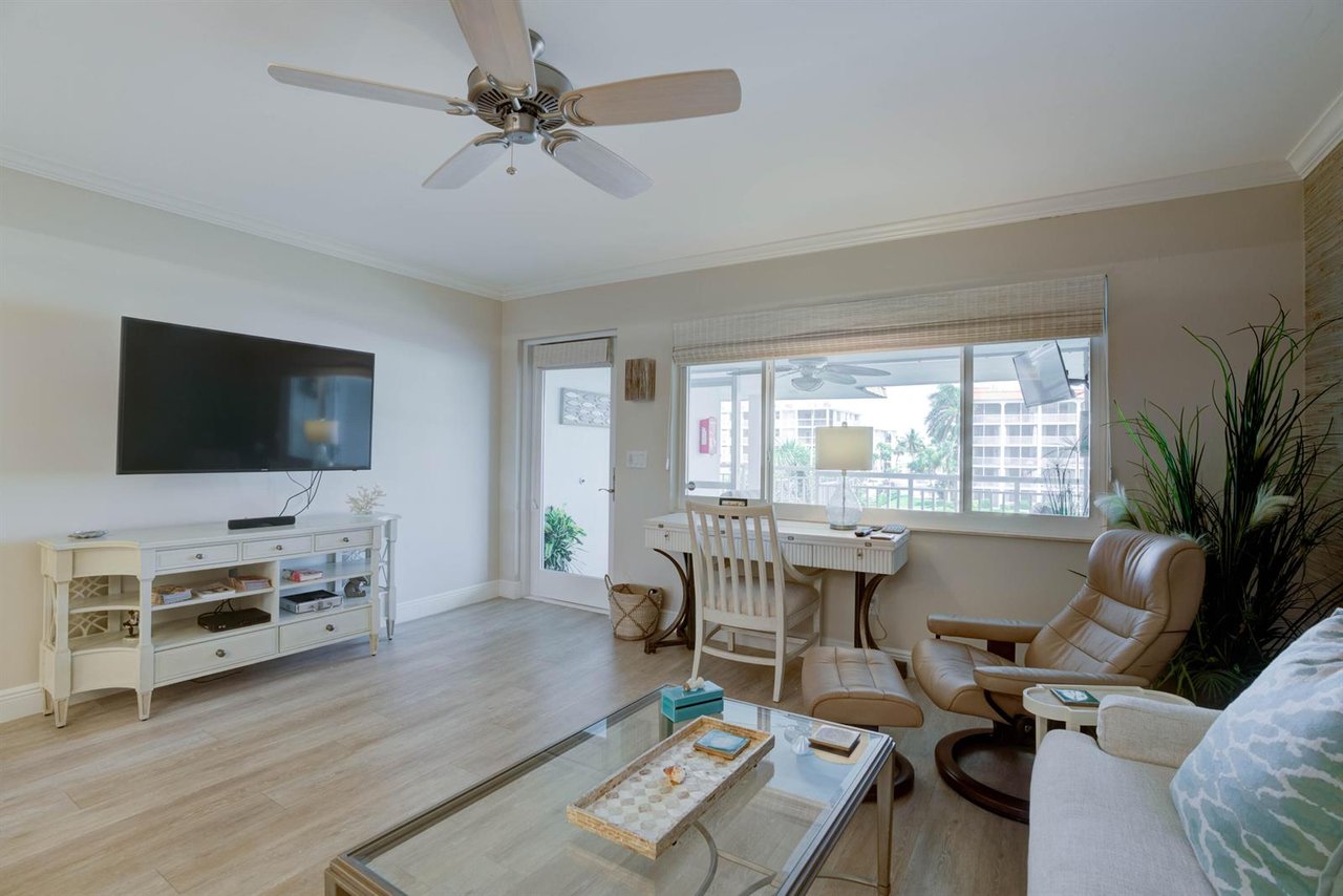 111 Shore Court Ct # 305