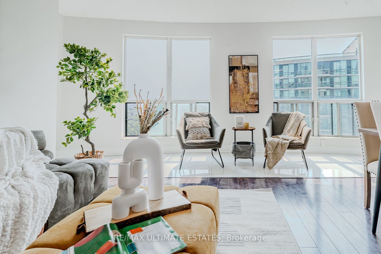 HIGH-END LIVING PENTHOUSE