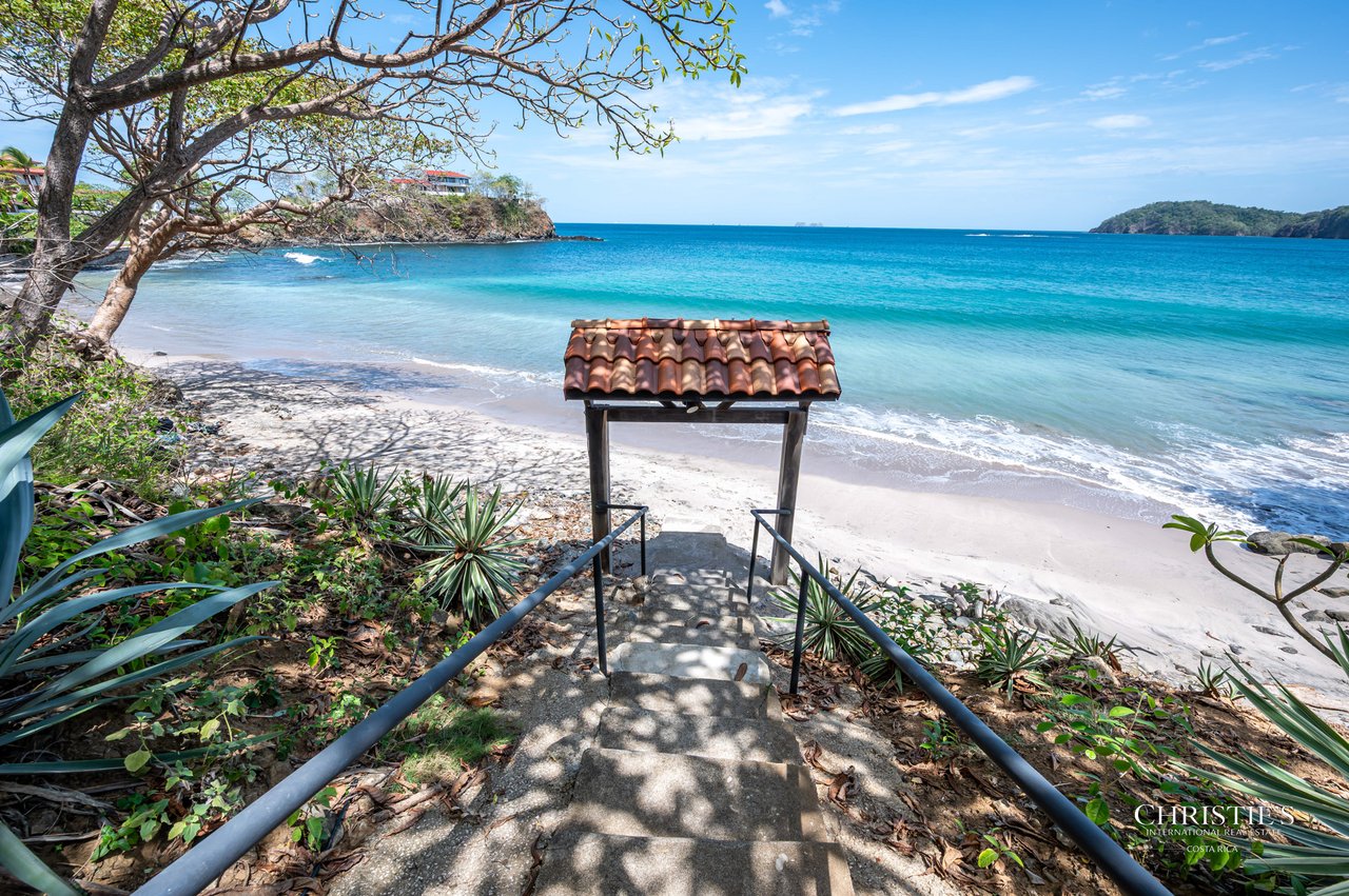 Casa Playa Bonita | Beachfront Luxury Estate in Playa Flamingo