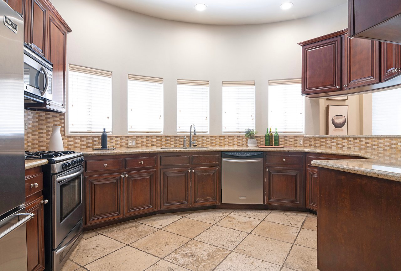 916 S. Shenandoah St. # 1