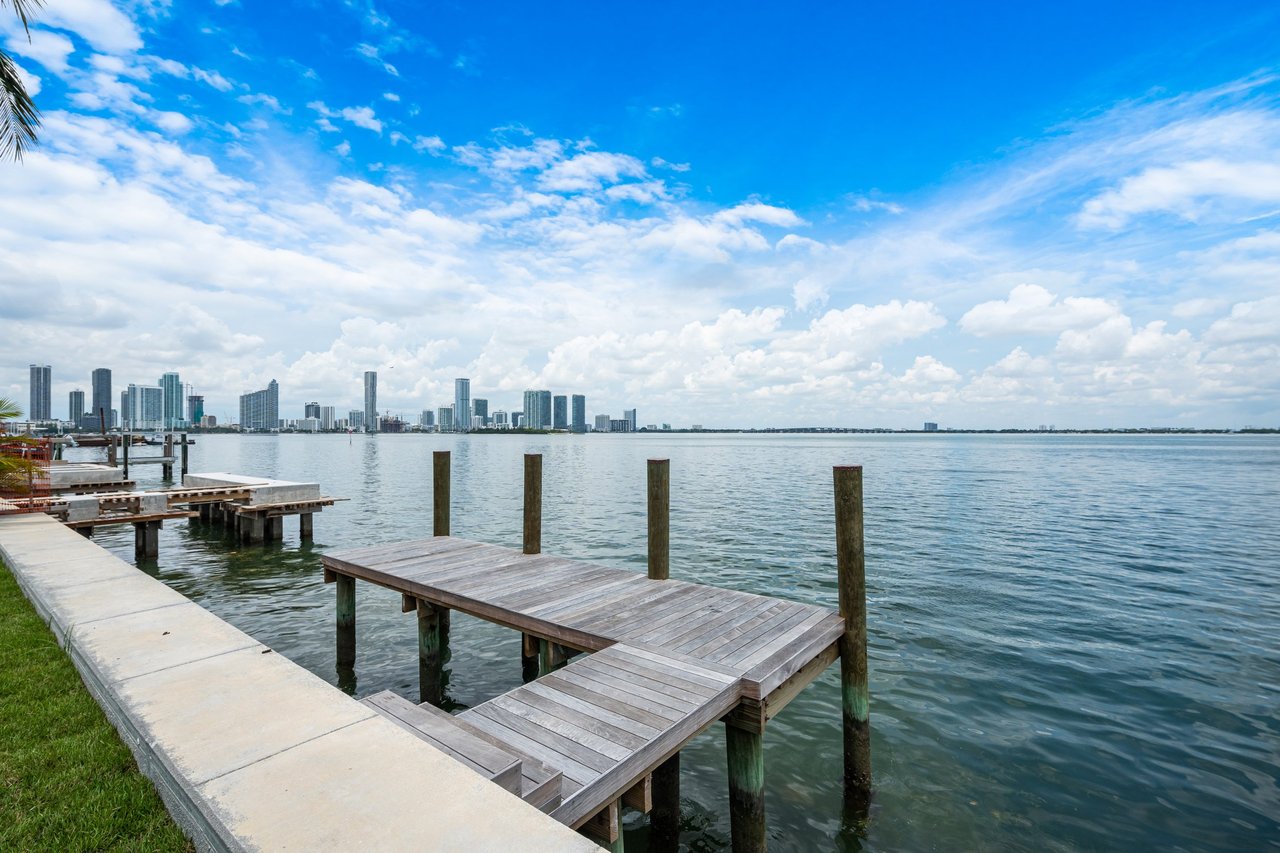 February 2025 | Sabal Development, led by Pascal Nicolai, Finalizes $20.6 Million Sale of Exquisite Venetian Island Estate