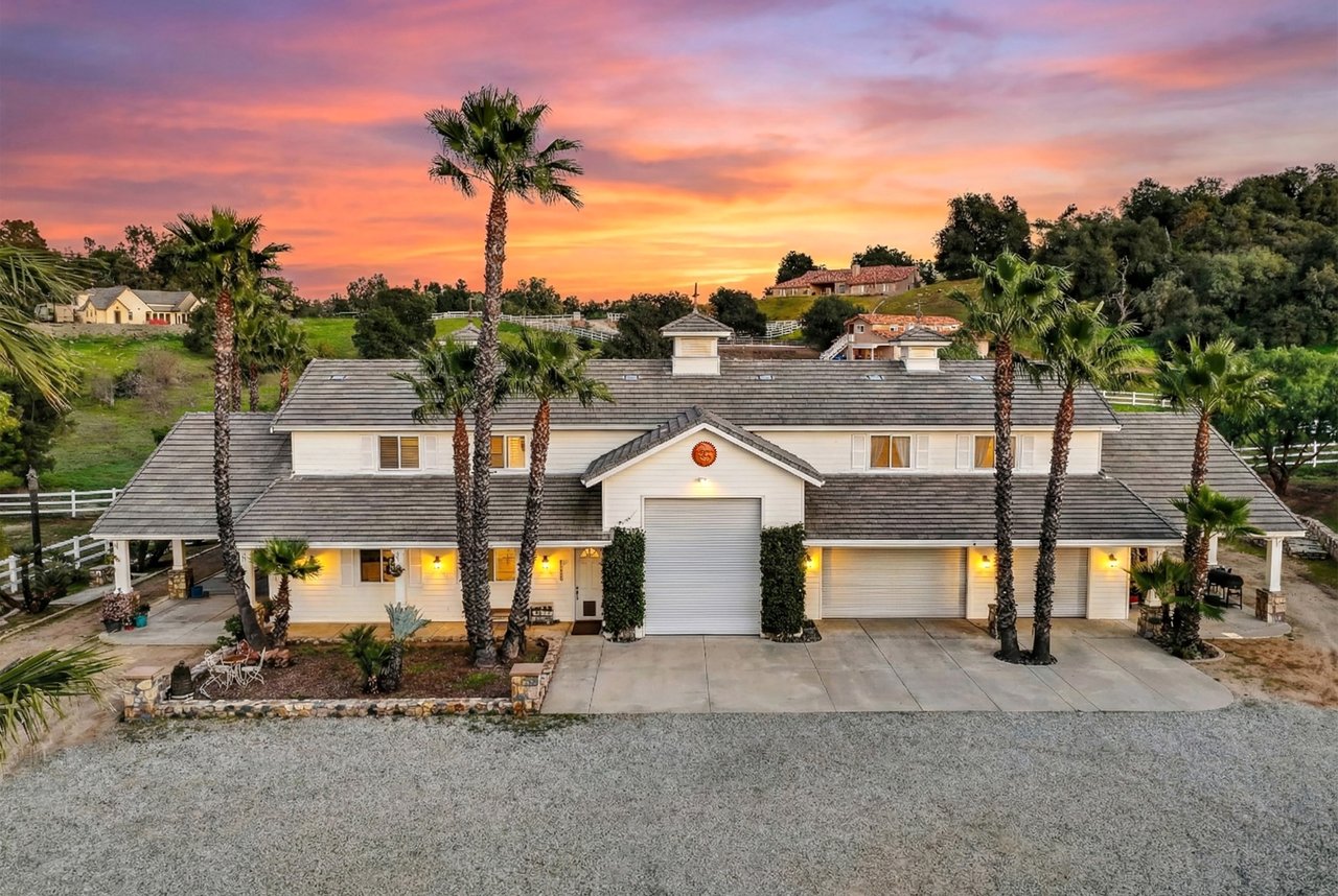 40801 Avenida La Cresta