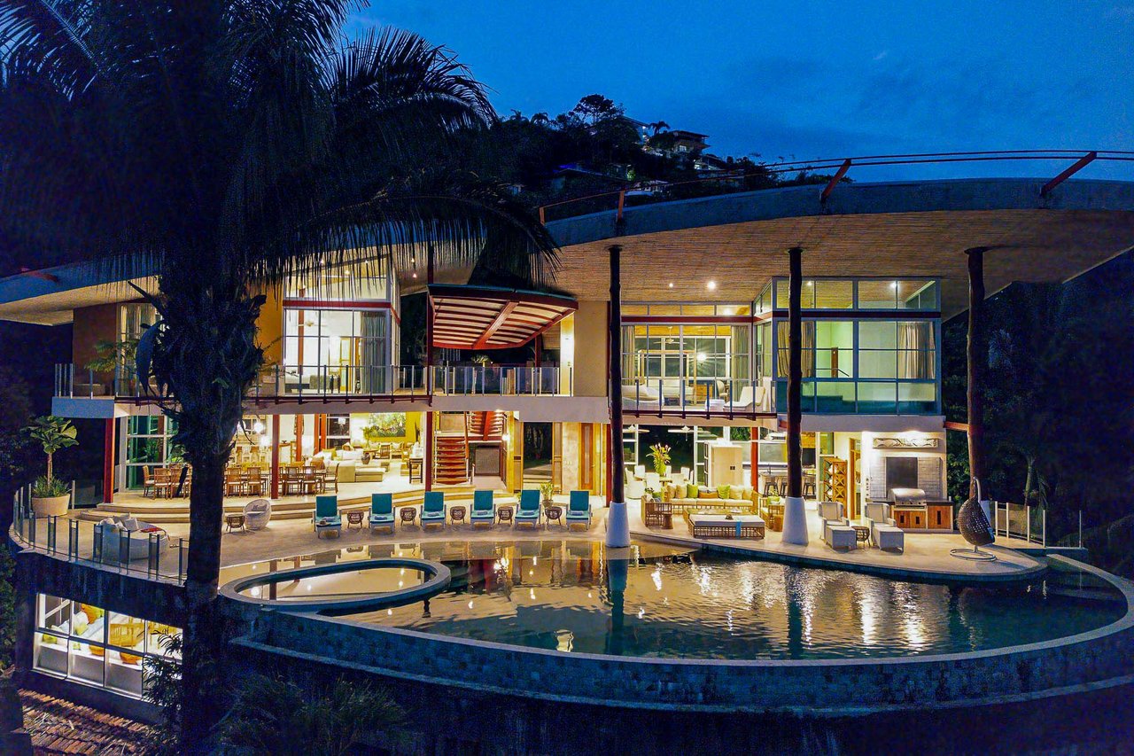 Casa Fantastica Luxury Mountain and Ocean View Villa