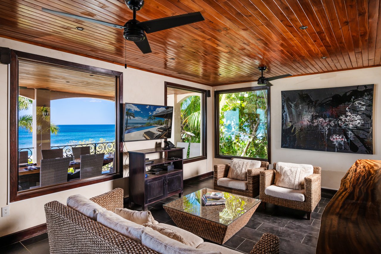 Villa Esperanza Beachfront | Near the Coast and Oceanfront House For Sale in Playa Negra