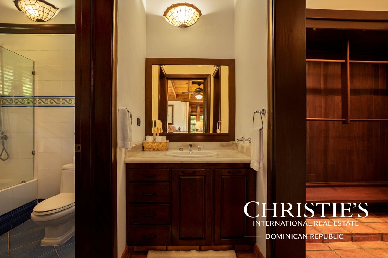 Villa Shangri-la – Caribbean Oceanfront Villa