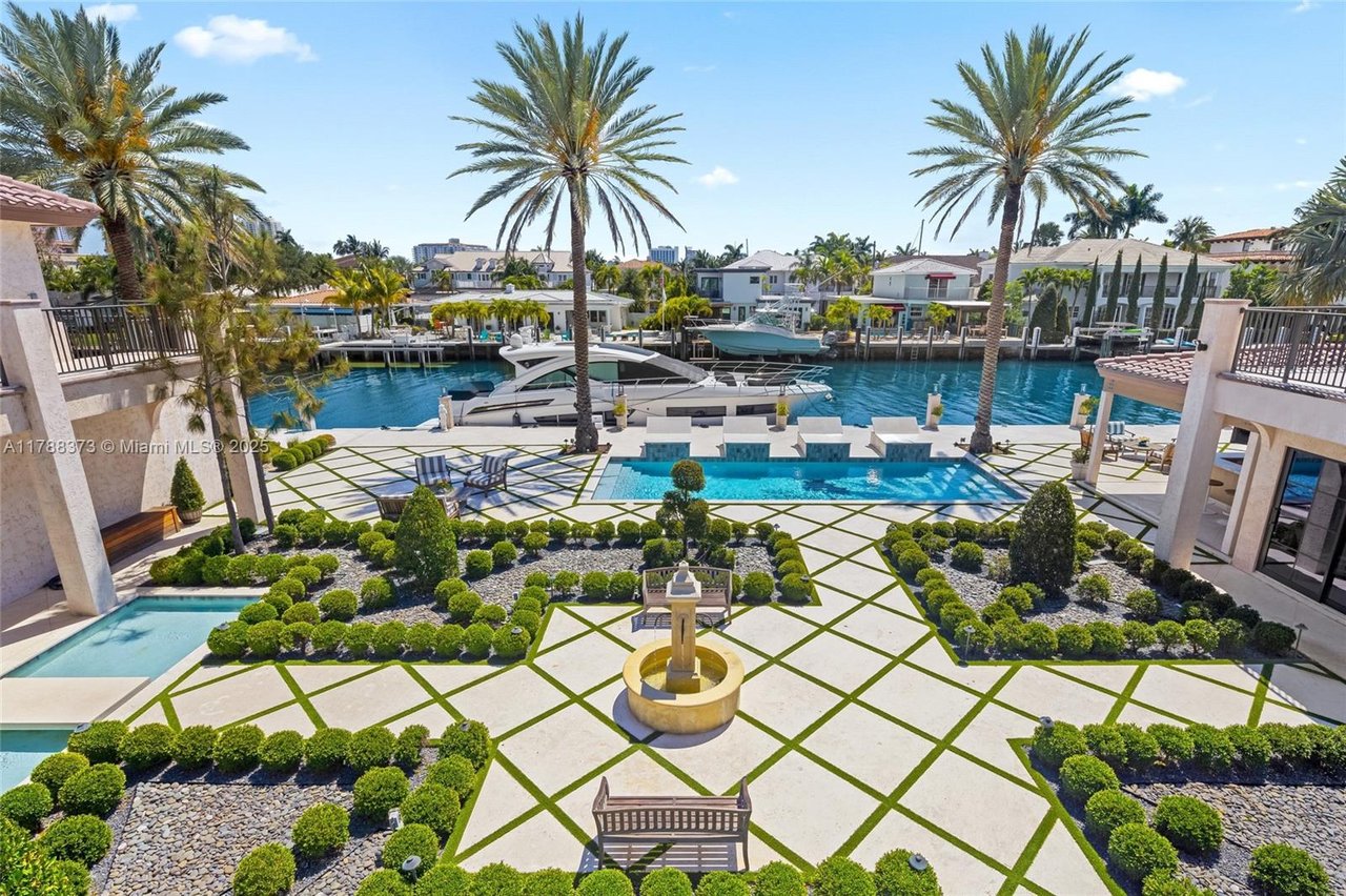 600 Isle Of Palms Dr