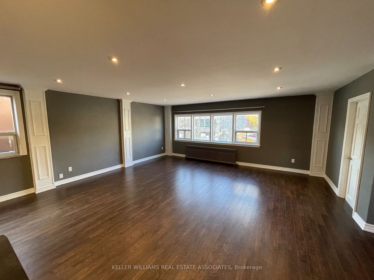 233 Lakeshore Rd E