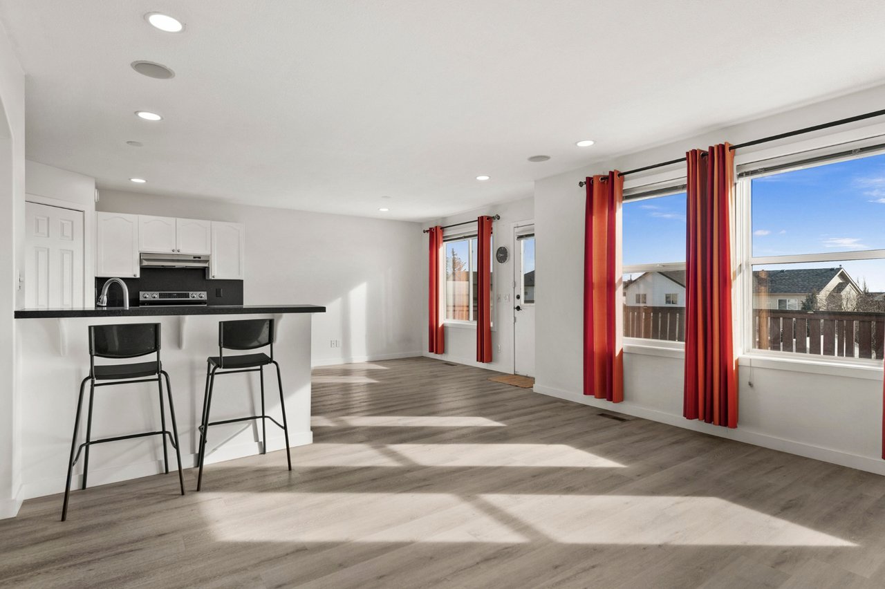 12345 Coventry Hills Way NE