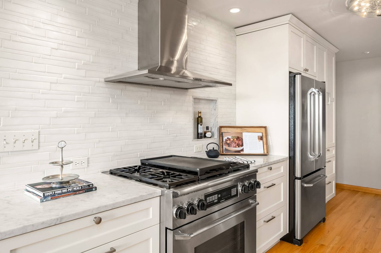 4105 SW Holly Street