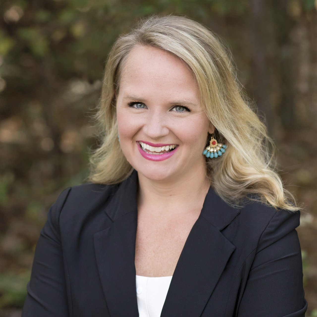 Beth Sumrall Hattiesburh, MS Real Estate Agent Headshot