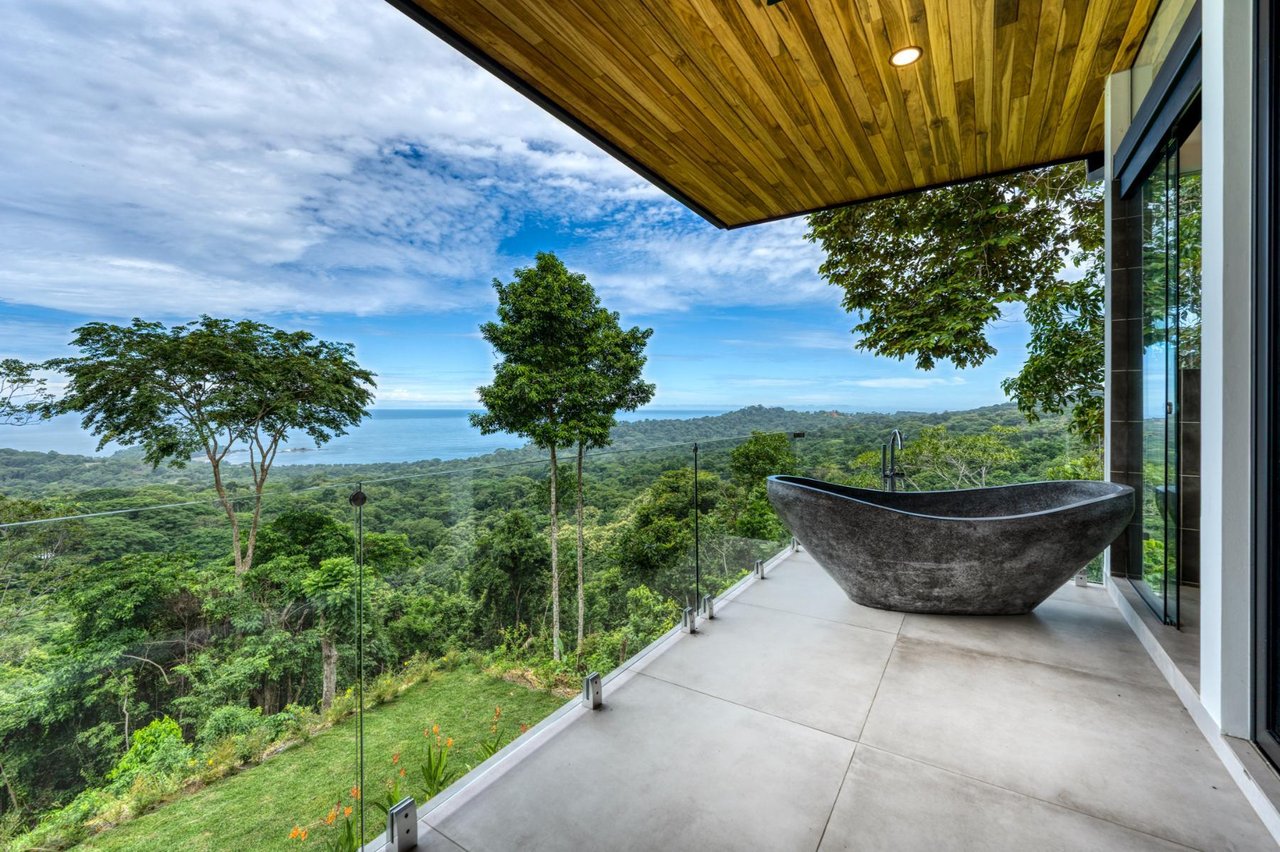 Secluded Tropical Modern Estate, Dominical, Puntarenas