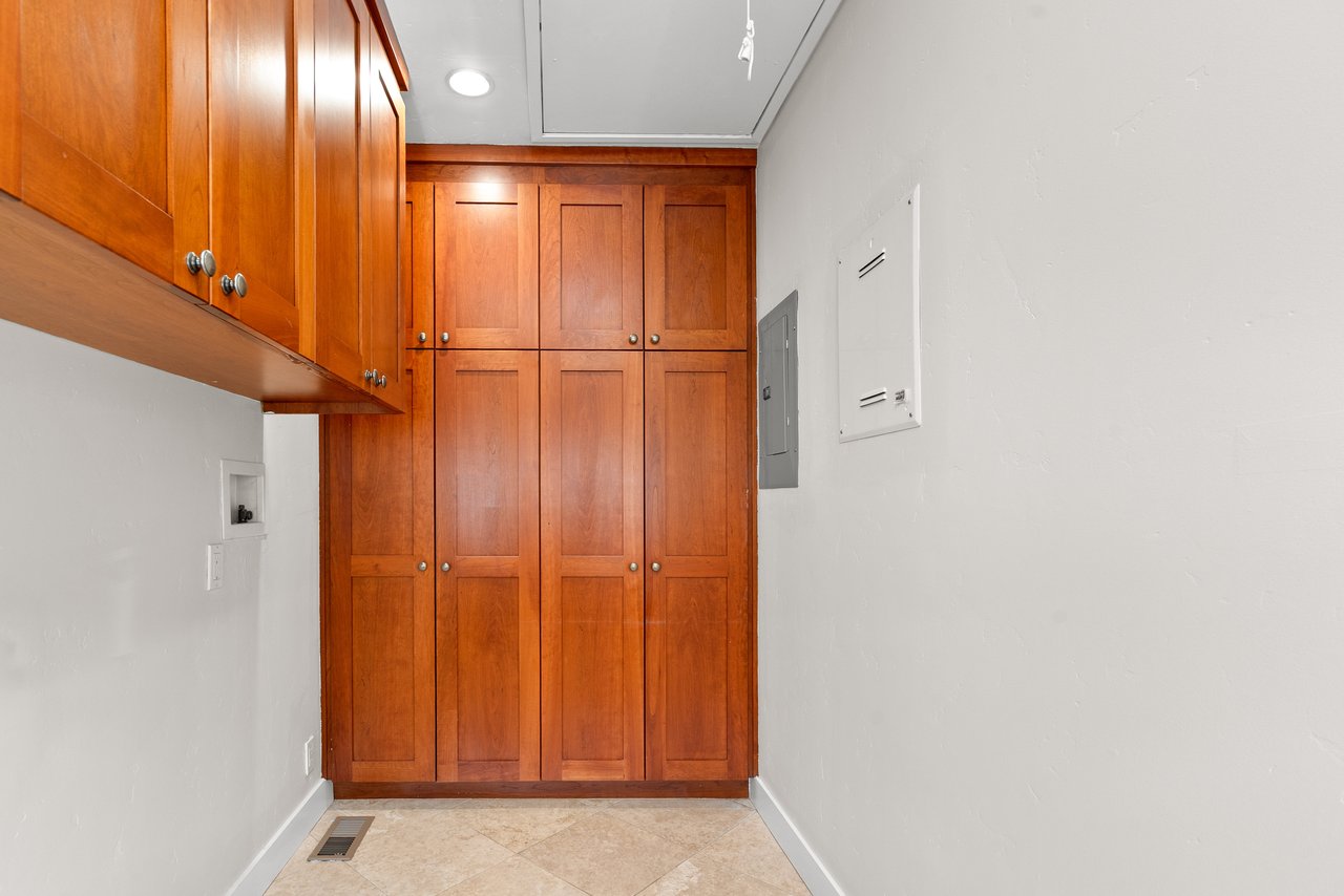 247 Marchmont Dr