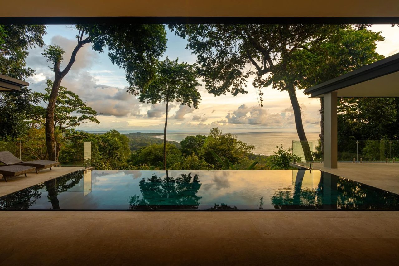 Whale Tail View Ridgetop Home, Uvita, Puntarenas